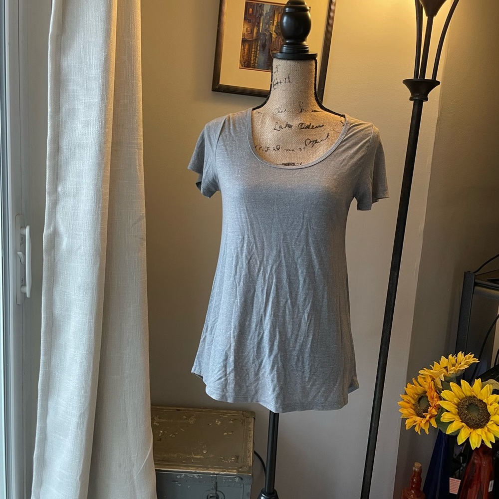 Lularoe
Size XS Short Sleeve T-Shirt
